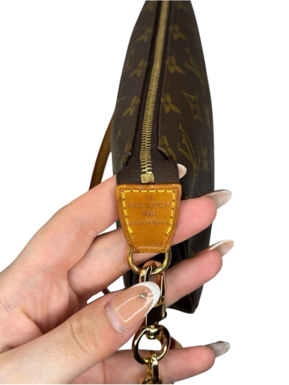 Louis Vuitton Pochette Accessoires in Monogram Canvas - Picture 6 of 14